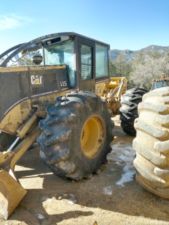 CAT 525 Skidder